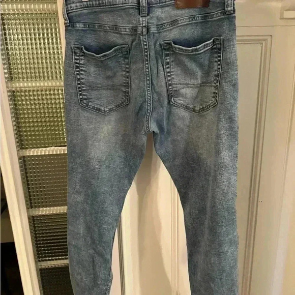 Hollister men’s distressed advanced stretch jeans. Straight leg size 32x30 - Picture 5 of 11